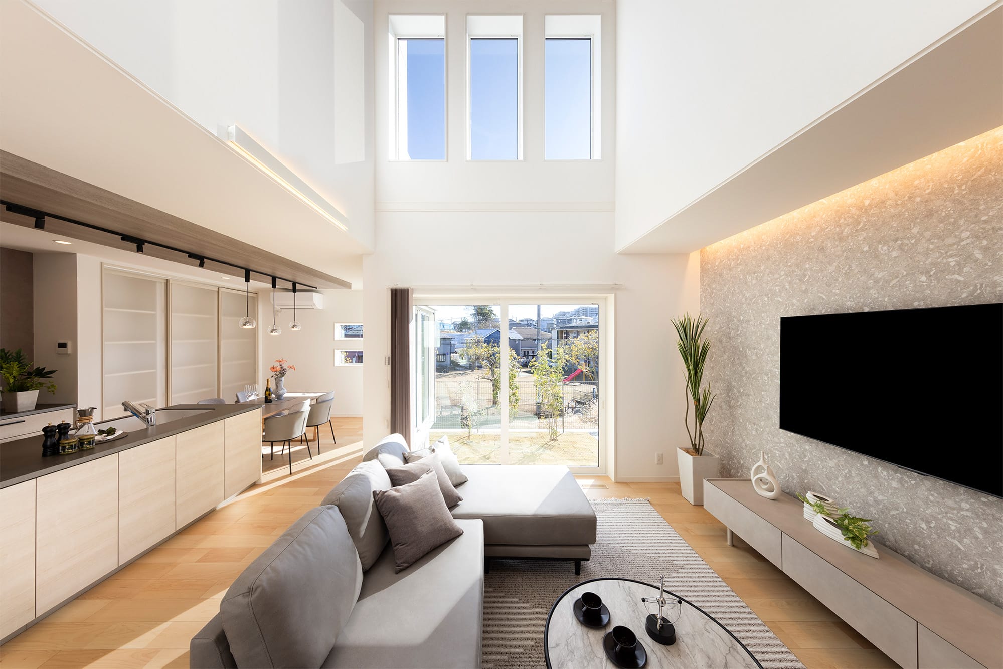 開放的な空間を実現する吹抜。