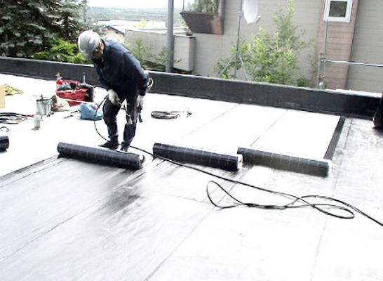 まずは屋上防水が重要